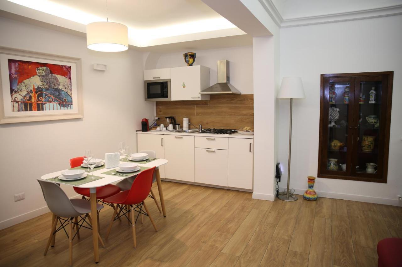 Uzeda Inn Apartment Катанія Екстер'єр фото